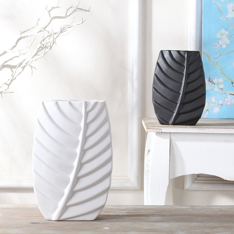 Modern Leaf-Shaped Luxury Ceramic Vase – Elegant Nordic Home Decor