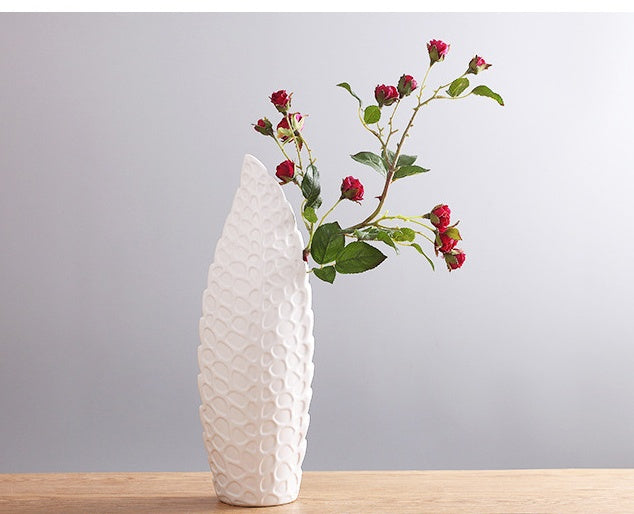 Nordic Modern Ceramic Vase – Elegant & Creative Home Decor