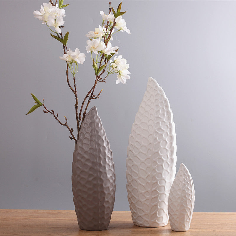 Nordic Modern Ceramic Vase – Elegant & Creative Home Decor