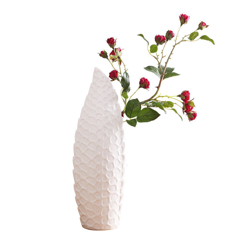 Nordic Modern Ceramic Vase – Elegant & Creative Home Decor