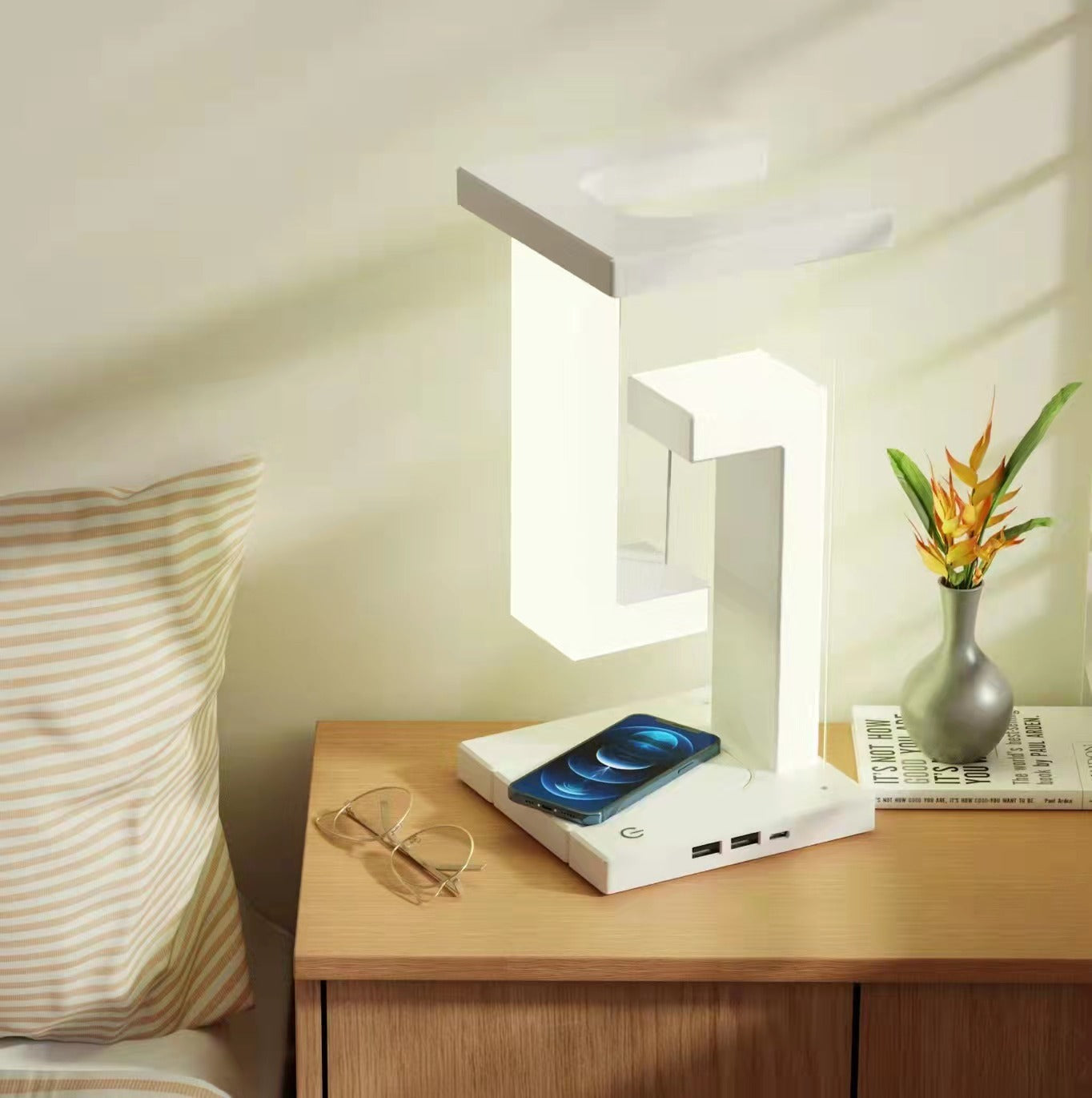 Creative Wireless Charging Suspension Table Lamp – Floating Balance Lamp for Home & Bedroom