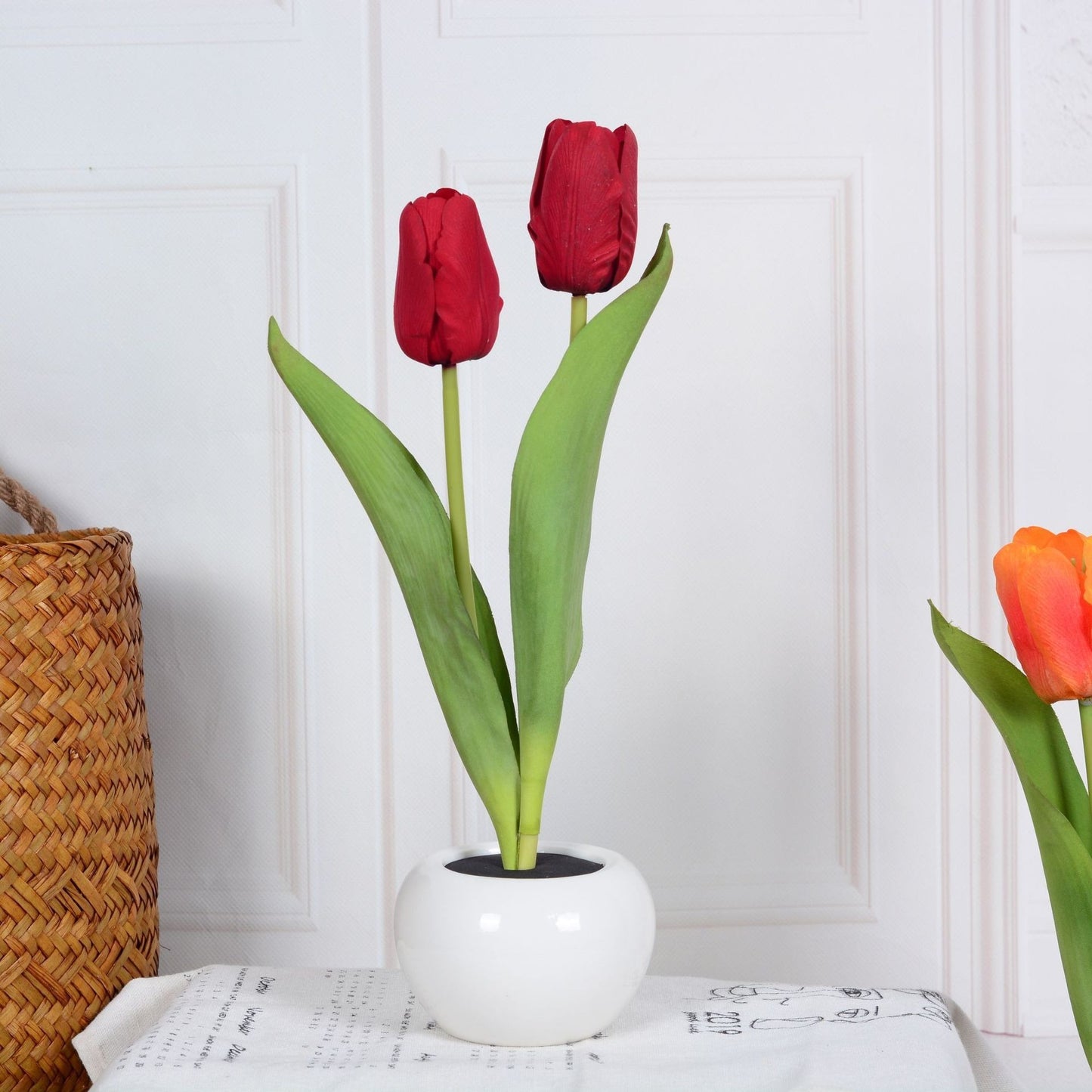 LED Tulip Flower Night Light – Elegant Artificial Potted Lamp for Home Décor & Gifts