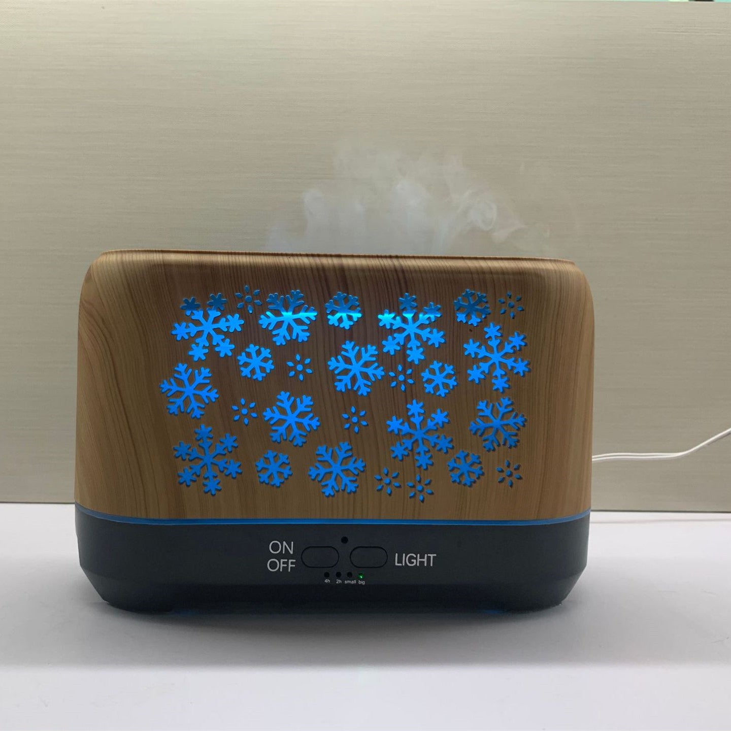 Christmas Snowflake Aromatherapy Humidifier – Colorful LED Diffuser for Home